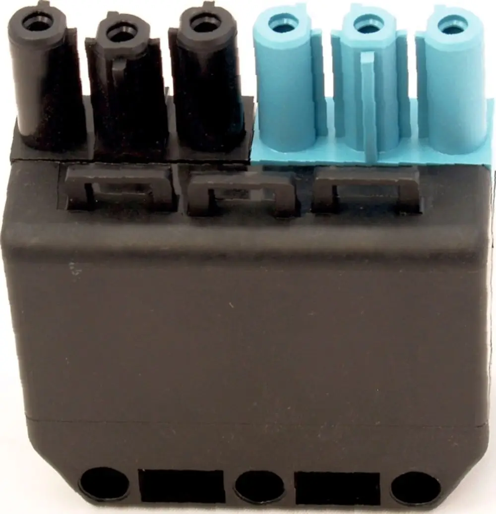 Schwarze Buchse mit blauen und schwarzen Anschlüssen, vermutlich für elektrische Anwendungen. Hersteller könnte Wolf sein.